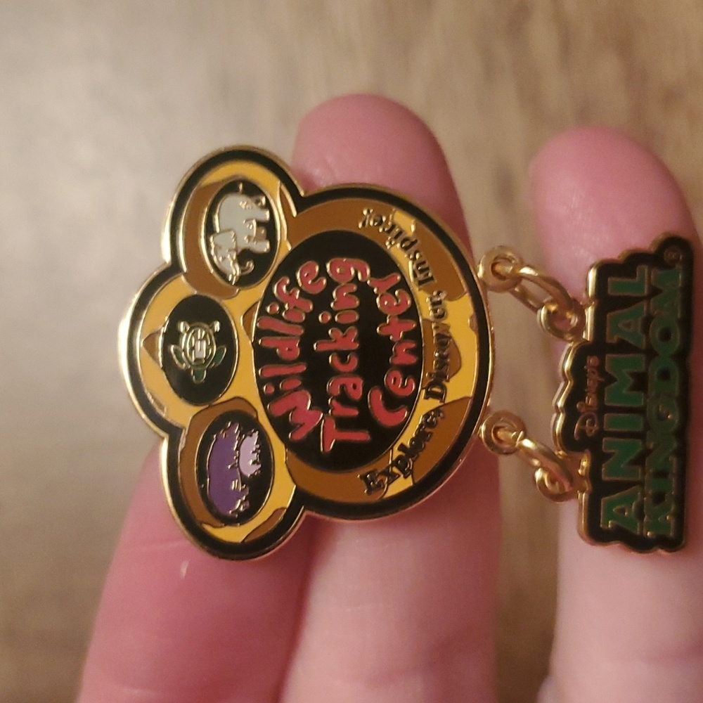 Disney Animal Kingdom 2002 Wildlife Tracking Center Pin